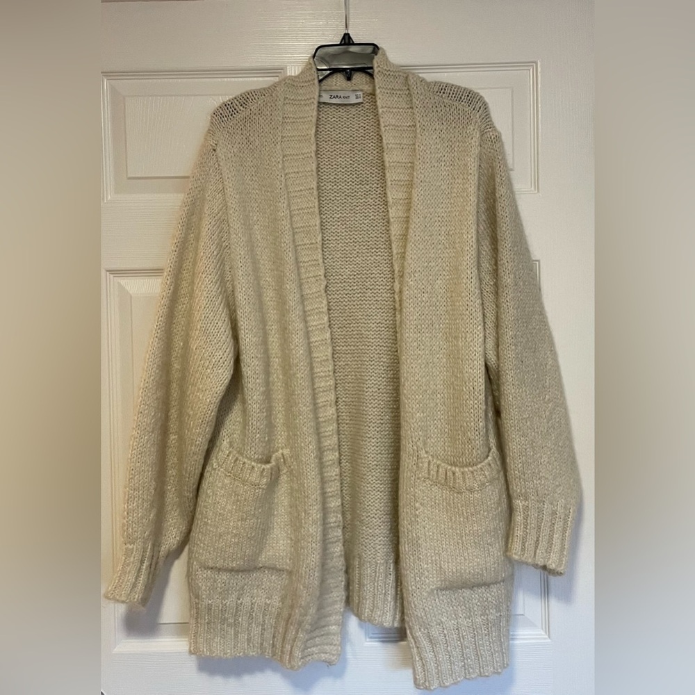 ZARA cream chunky sophisticated oversized cardigan. Size Small.